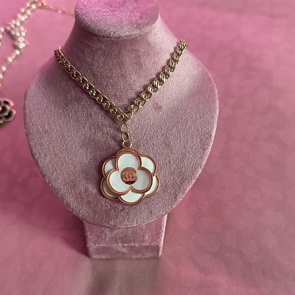 Chic Gold, White and Pink CC stamp Flower Pendant on an unbranded necklace. - Picture 1 of 3